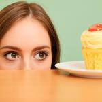 Warum wachen Sie mit Heißhunger auf Süßes auf?